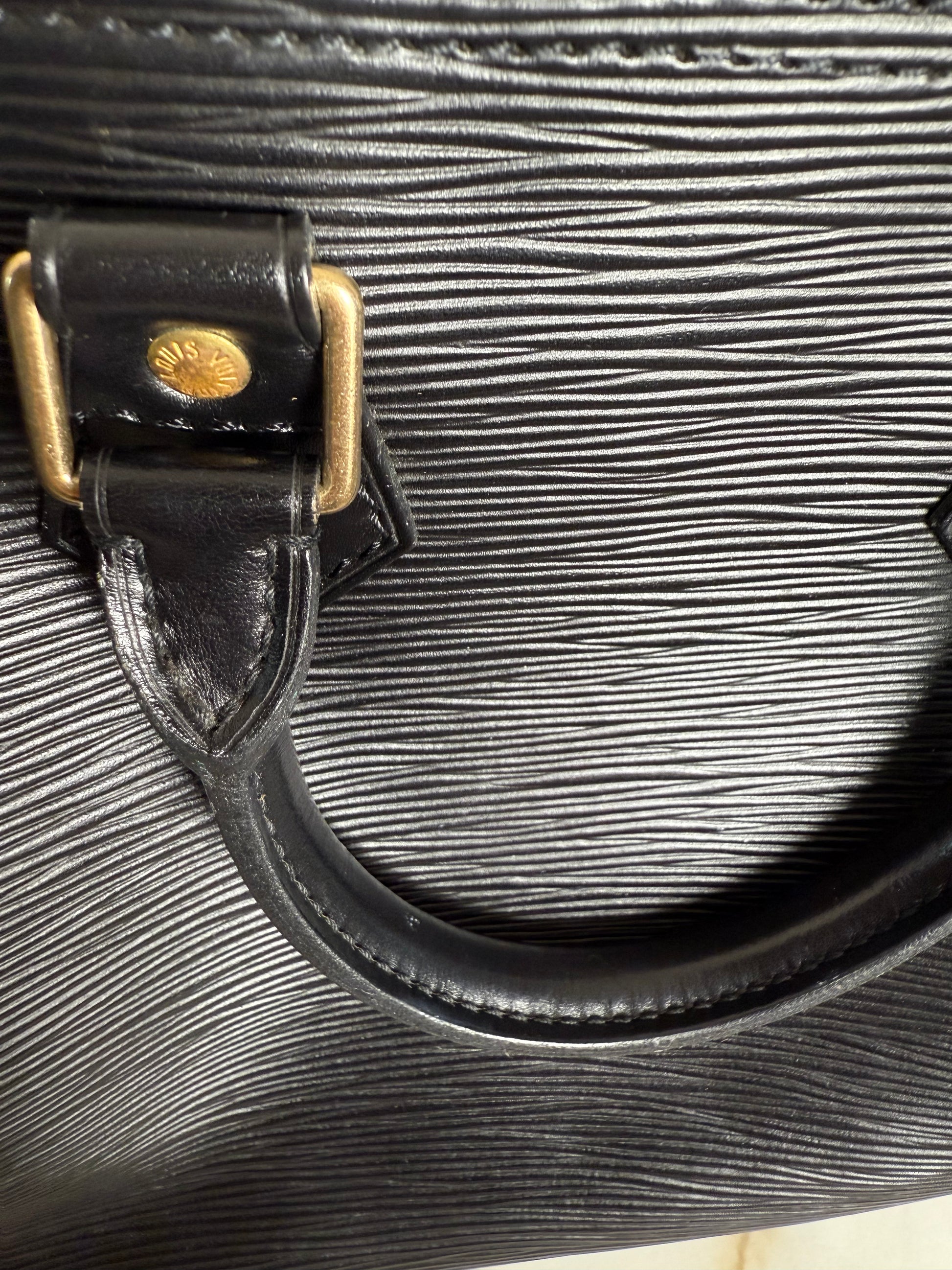 LOUIS VUITTON - Speedy Epi 25 Black