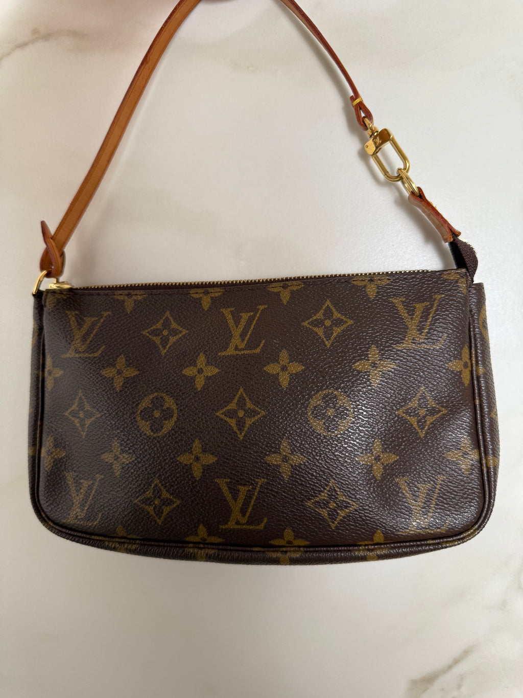 LOUIS VUITTON - Pochette Canvas