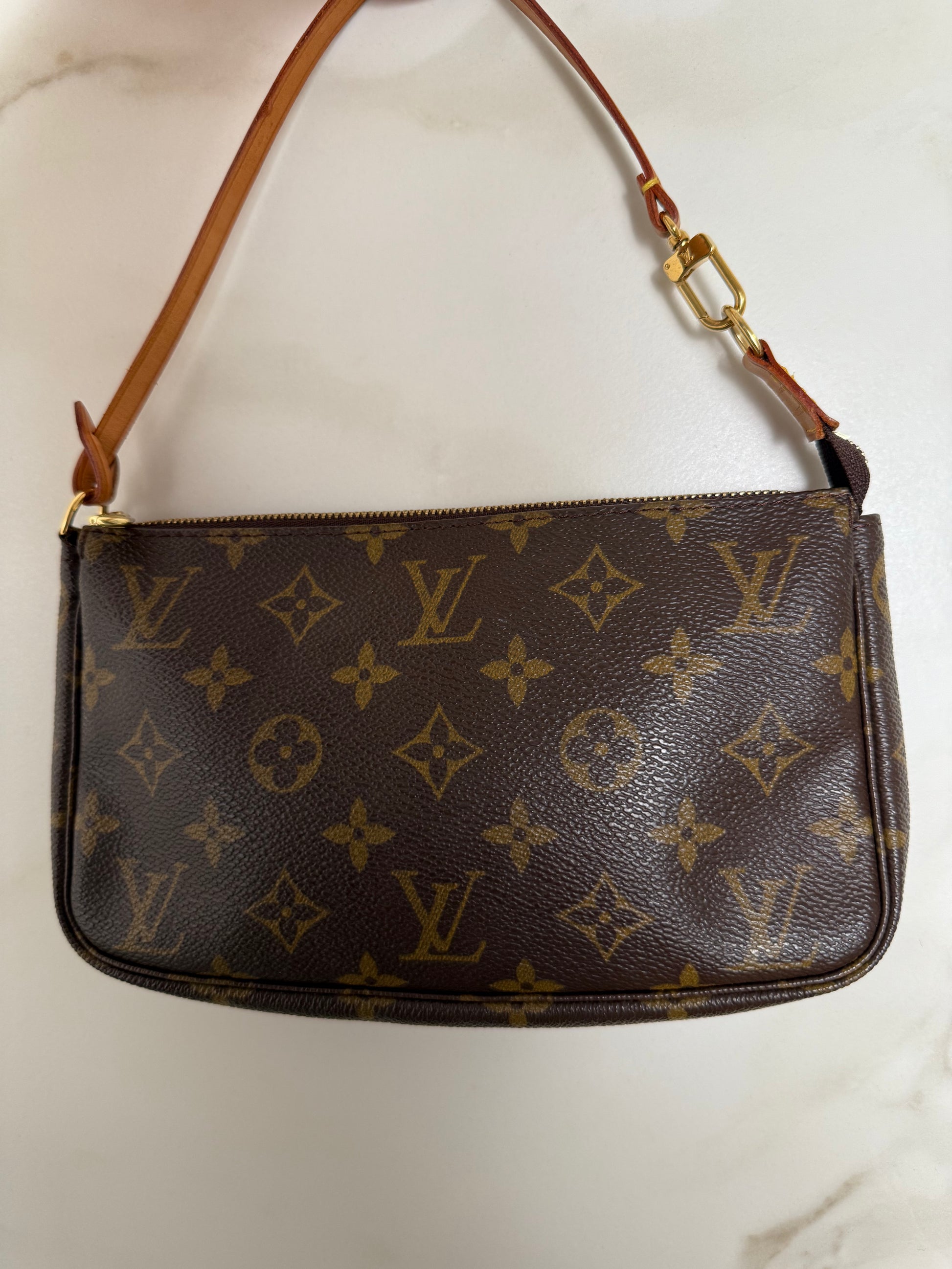 LOUIS VUITTON - Pochette Canvas