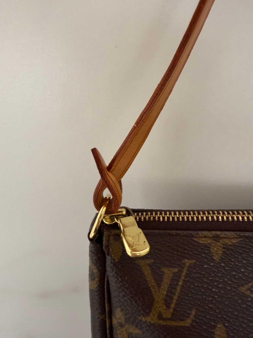 LOUIS VUITTON - Pochette Canvas