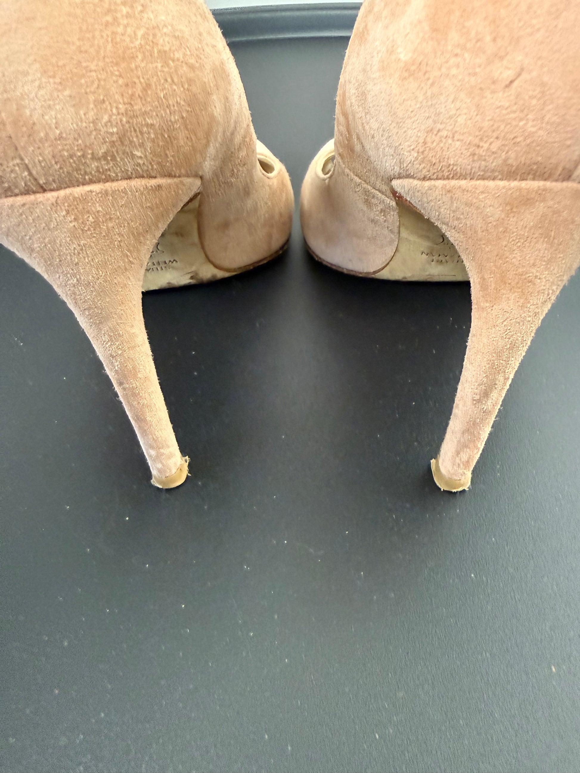 STUART WEITZMAN - Nude suede peeptoe