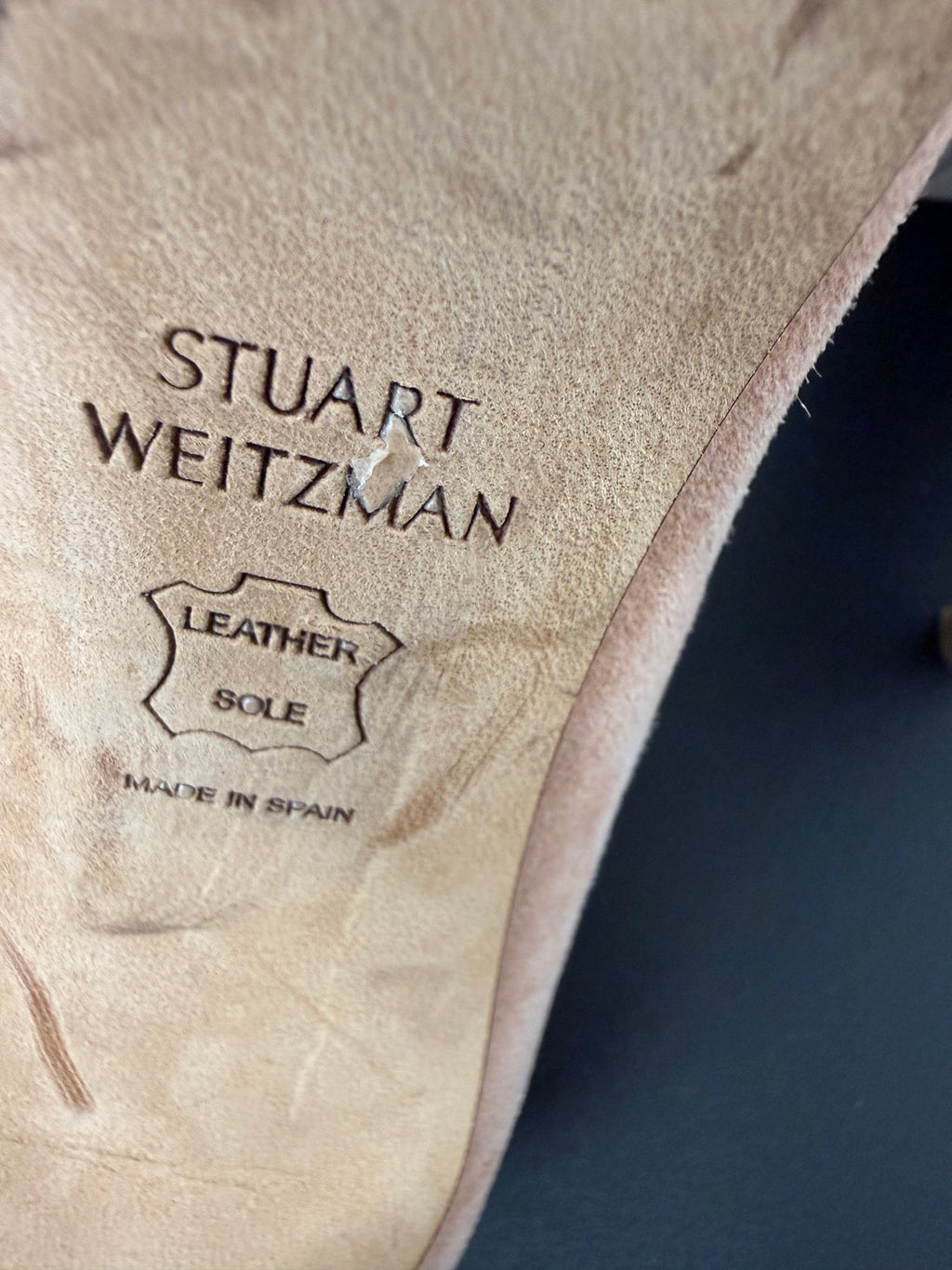 STUART WEITZMAN - Nude suede peeptoe
