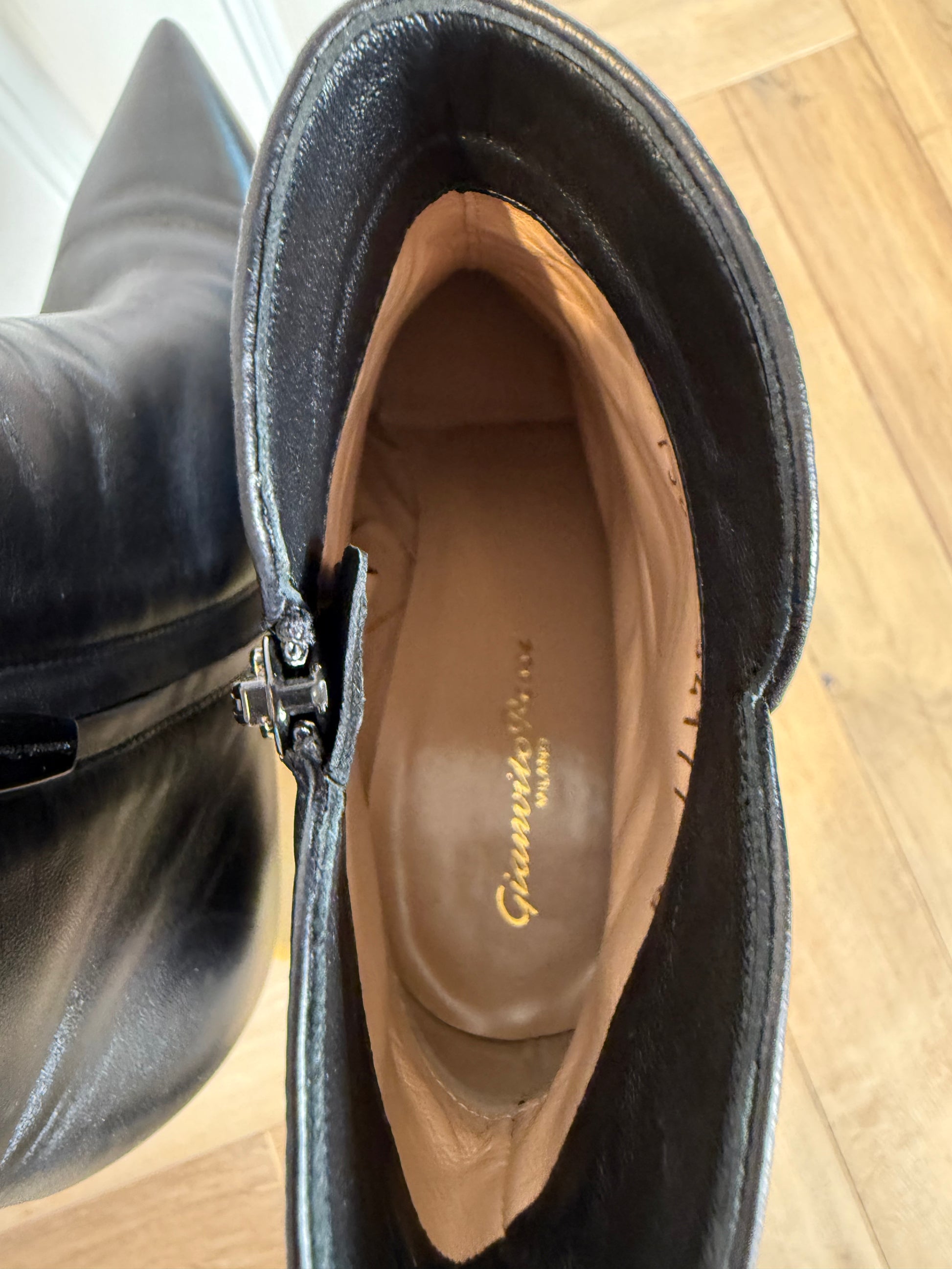 GIANVITO ROSSI - Kittenheel boots