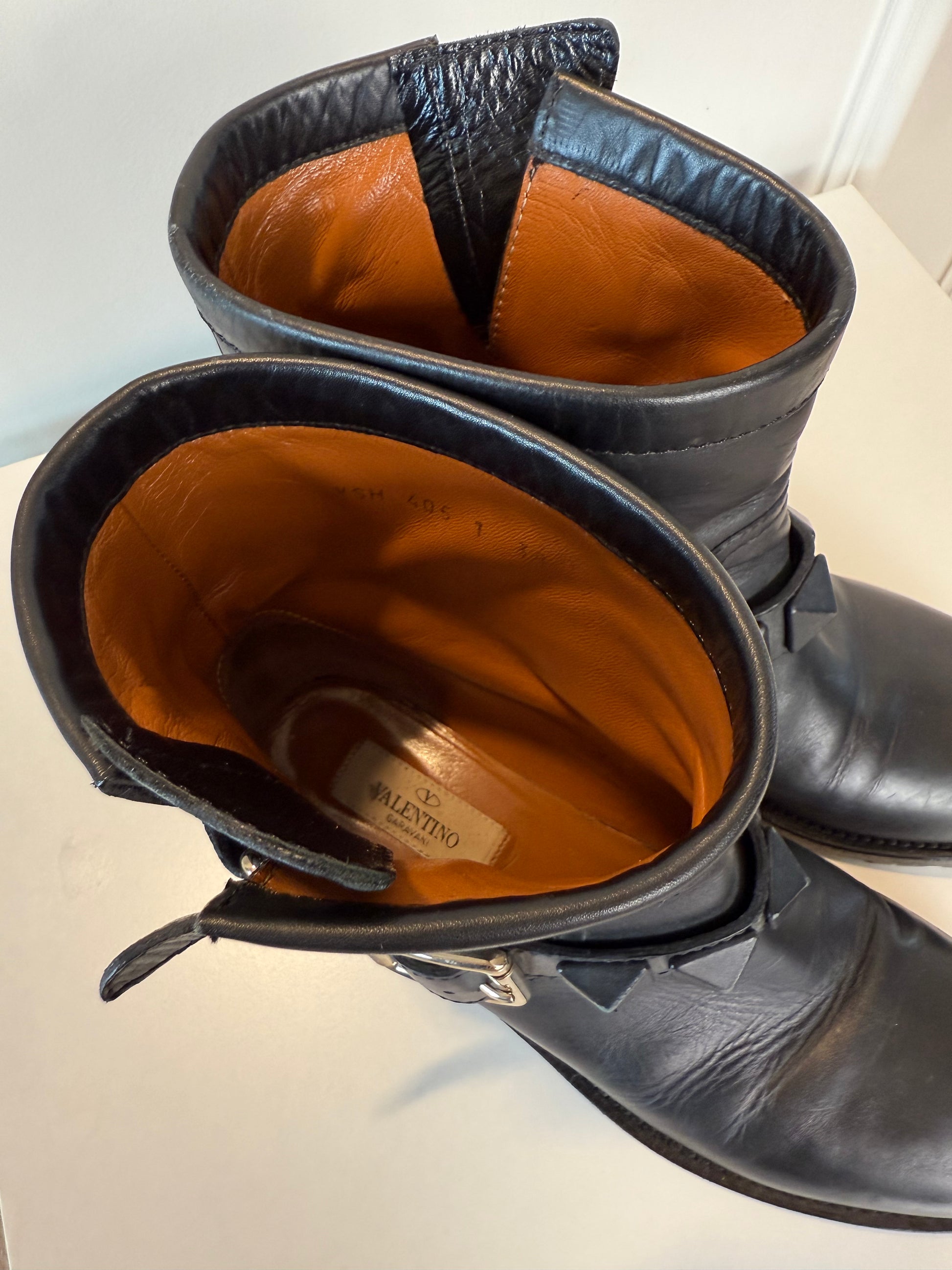 VALENTINO GARAVANI - Studd Boots