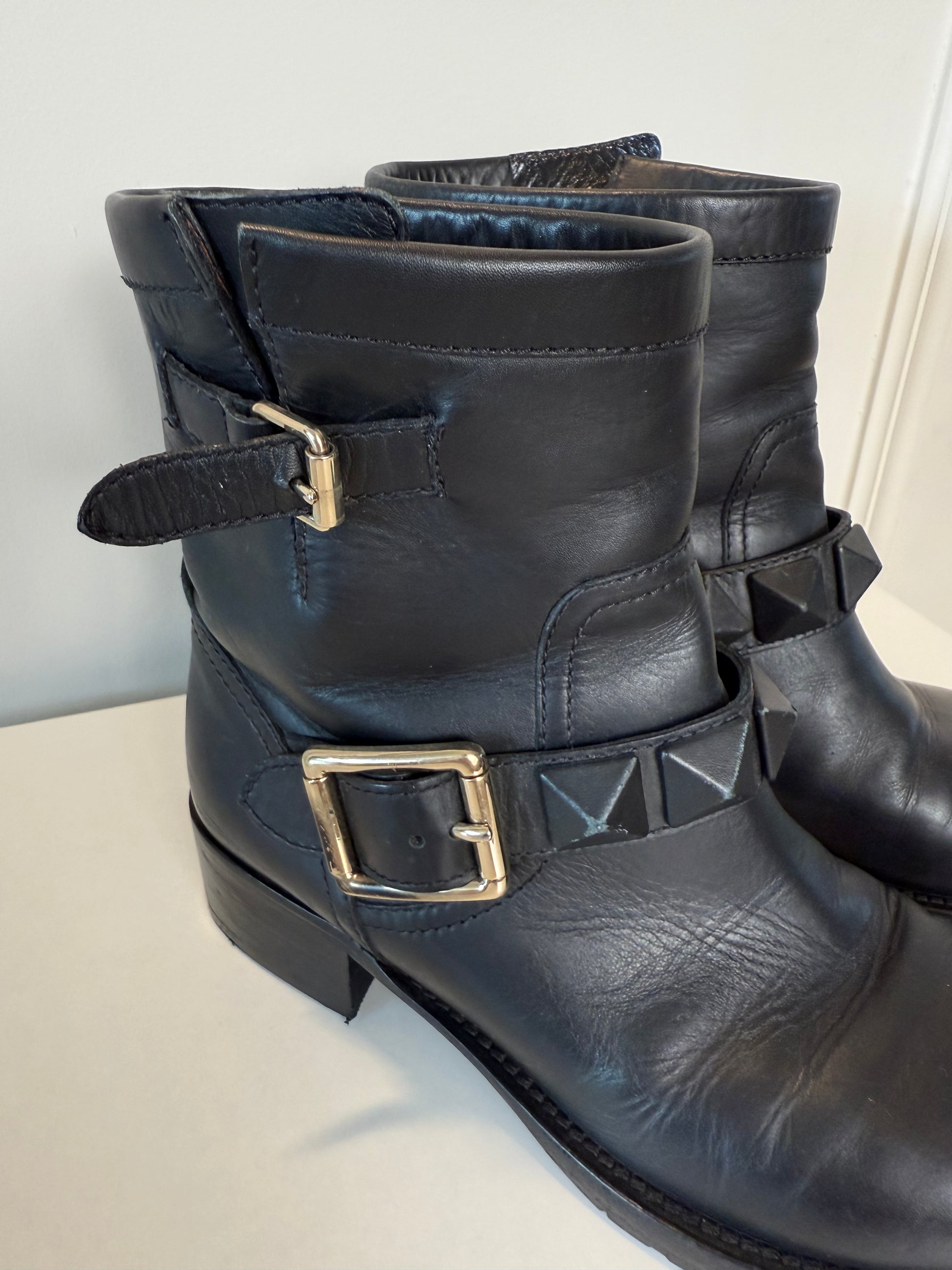 VALENTINO GARAVANI - Studd Boots