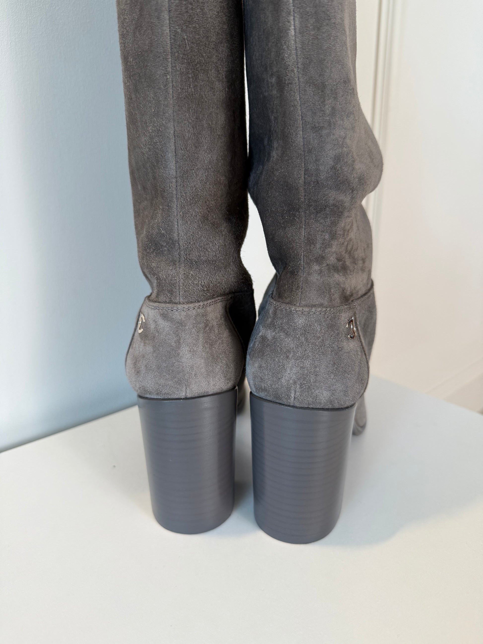 CHANEL - Suede overknee Boots