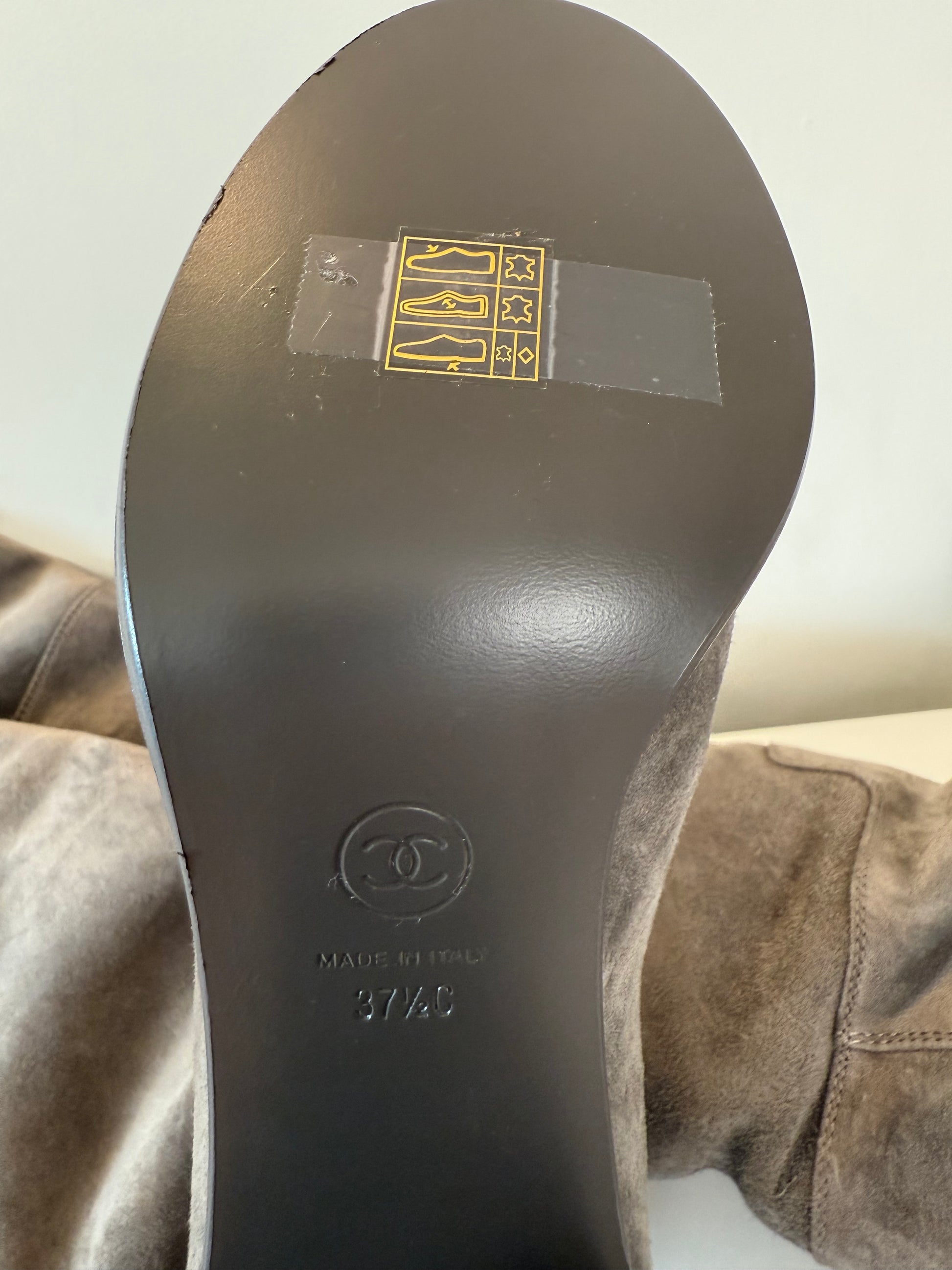 CHANEL - Suede overknee Boots